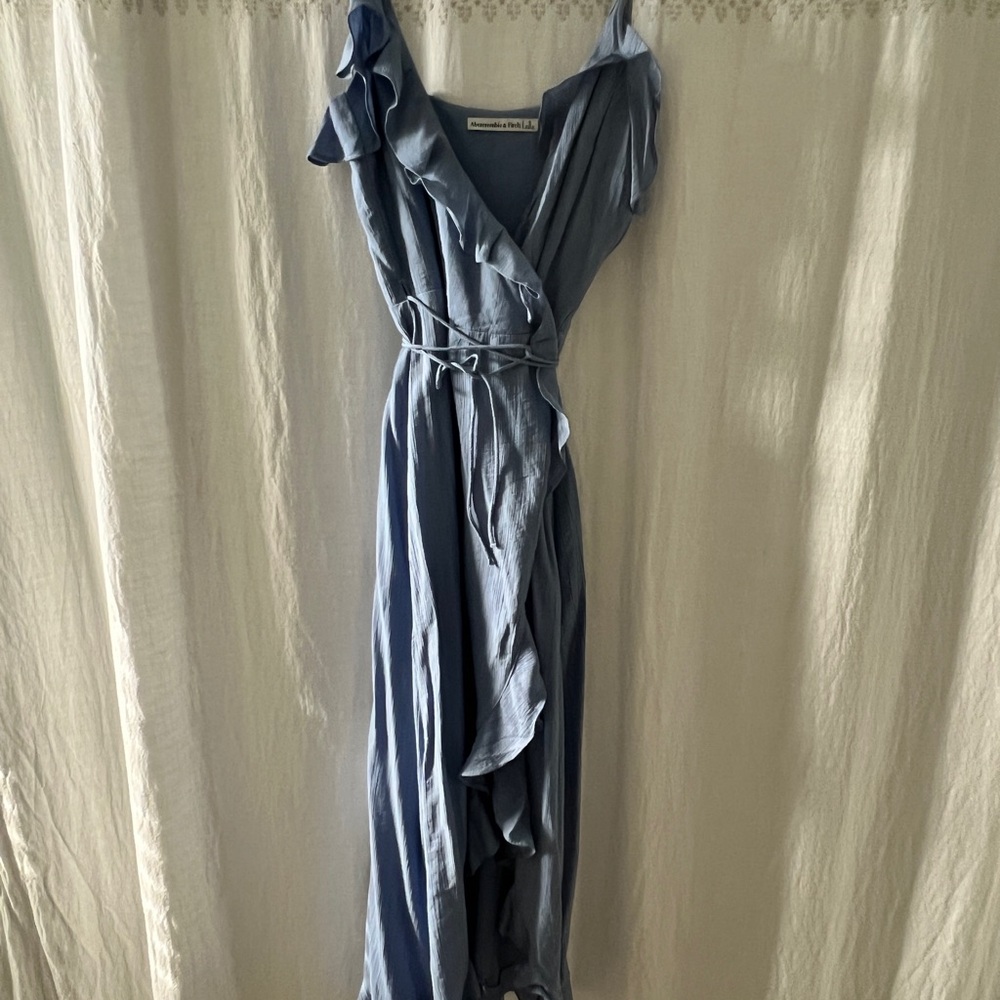 WORN ONCE Abercrombie & Fitch Blue Ruffle Wrap Midi Dress size small - Picture 3 of 9